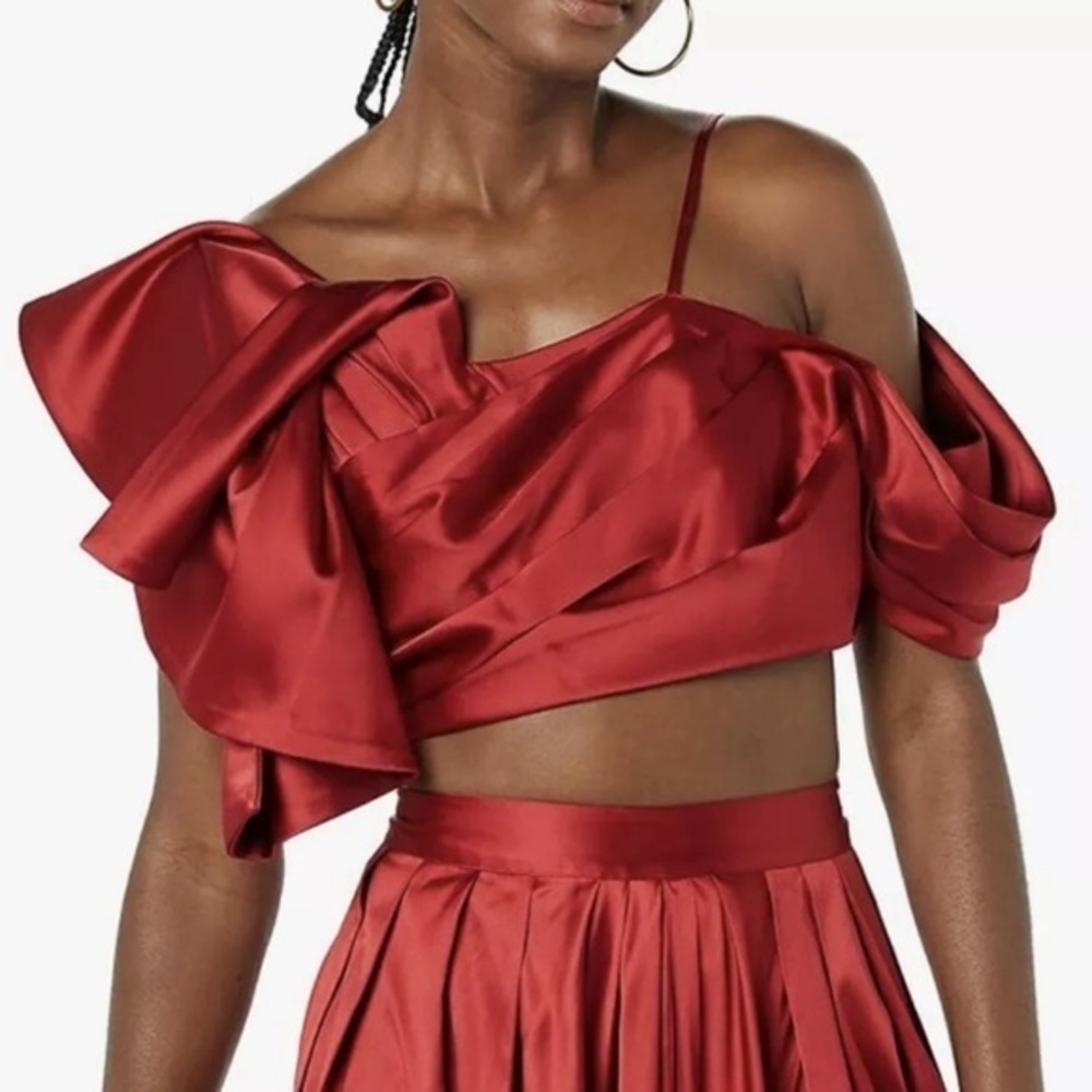 Making The Cut Cropped Top Women's Size Large Red Satin Drapey Shoulder Designer
